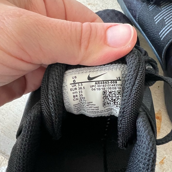 Nike Black Athletic Shoes with Gray Accents
